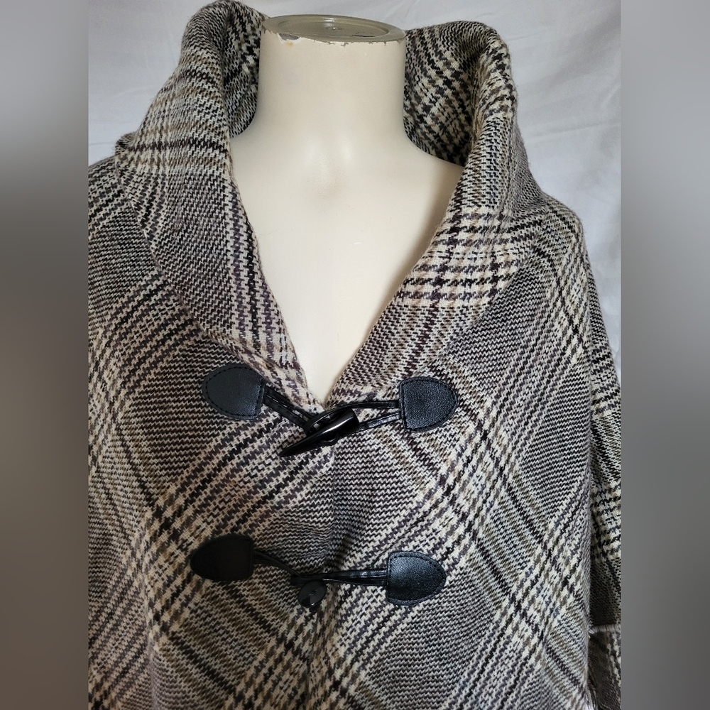 Plaid Women's  Poncho One Size - Picture 3 of 4